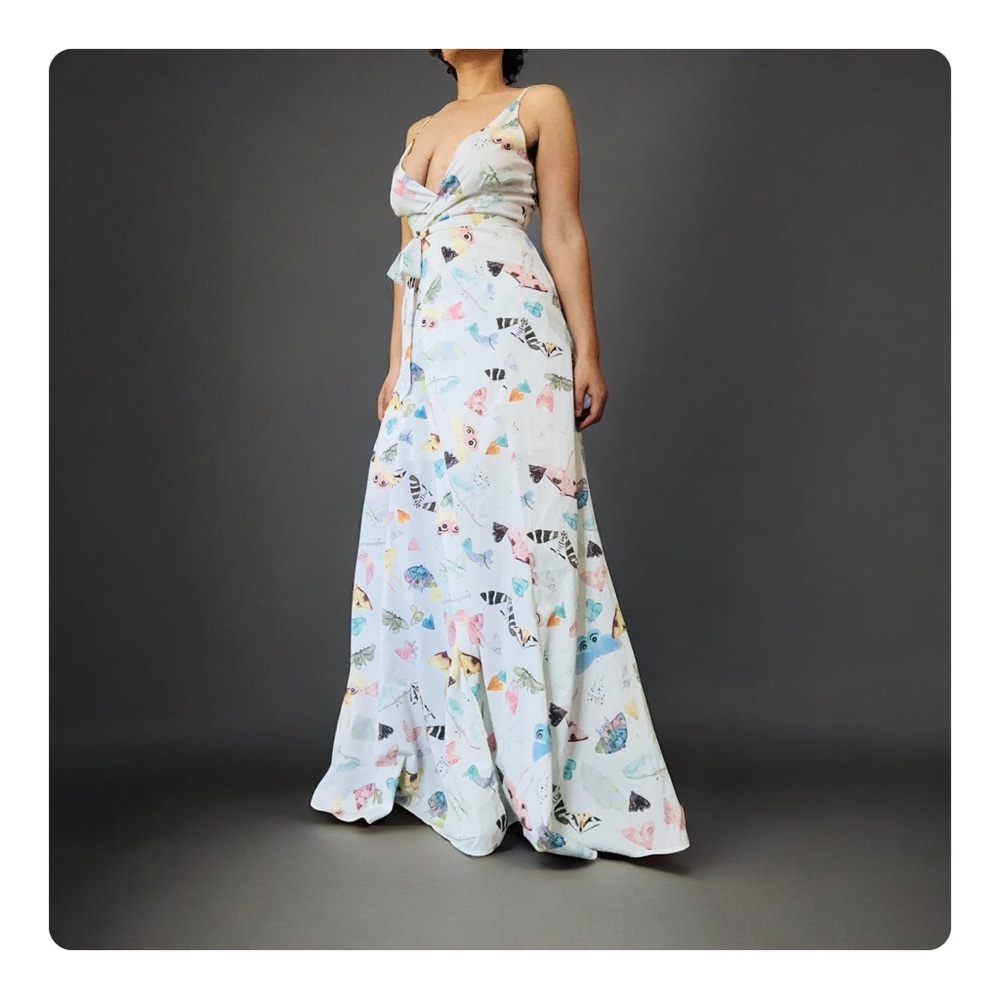 β
Hutch by Anthropologie Wrap Printed Spring Wedding Guest Maxi Dress - White β
- Picture 17 of 17